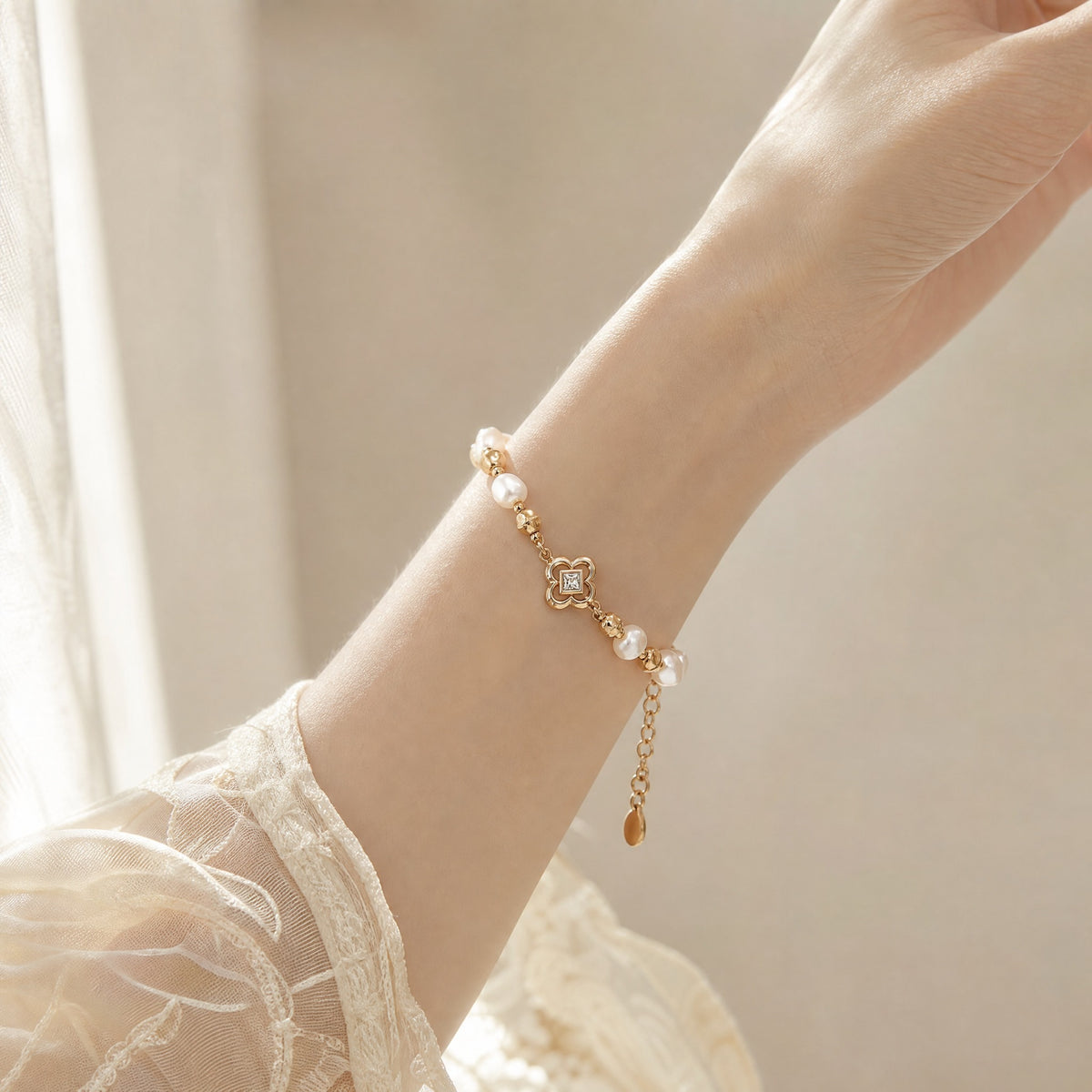 Lucky Clover Pearl Bracelet