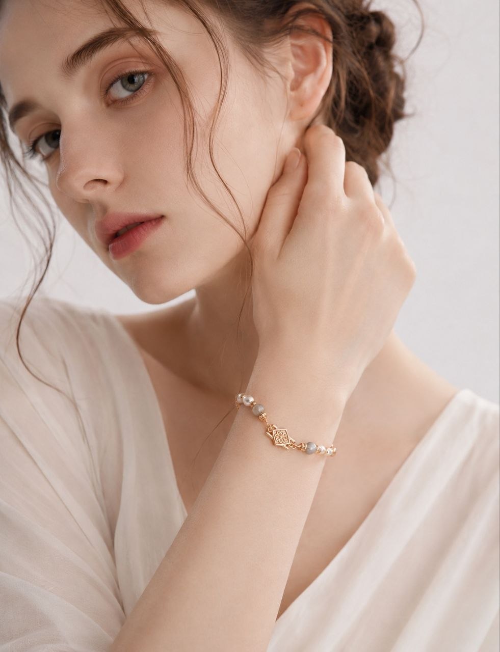 Selene Grey Moonstone Bracelet