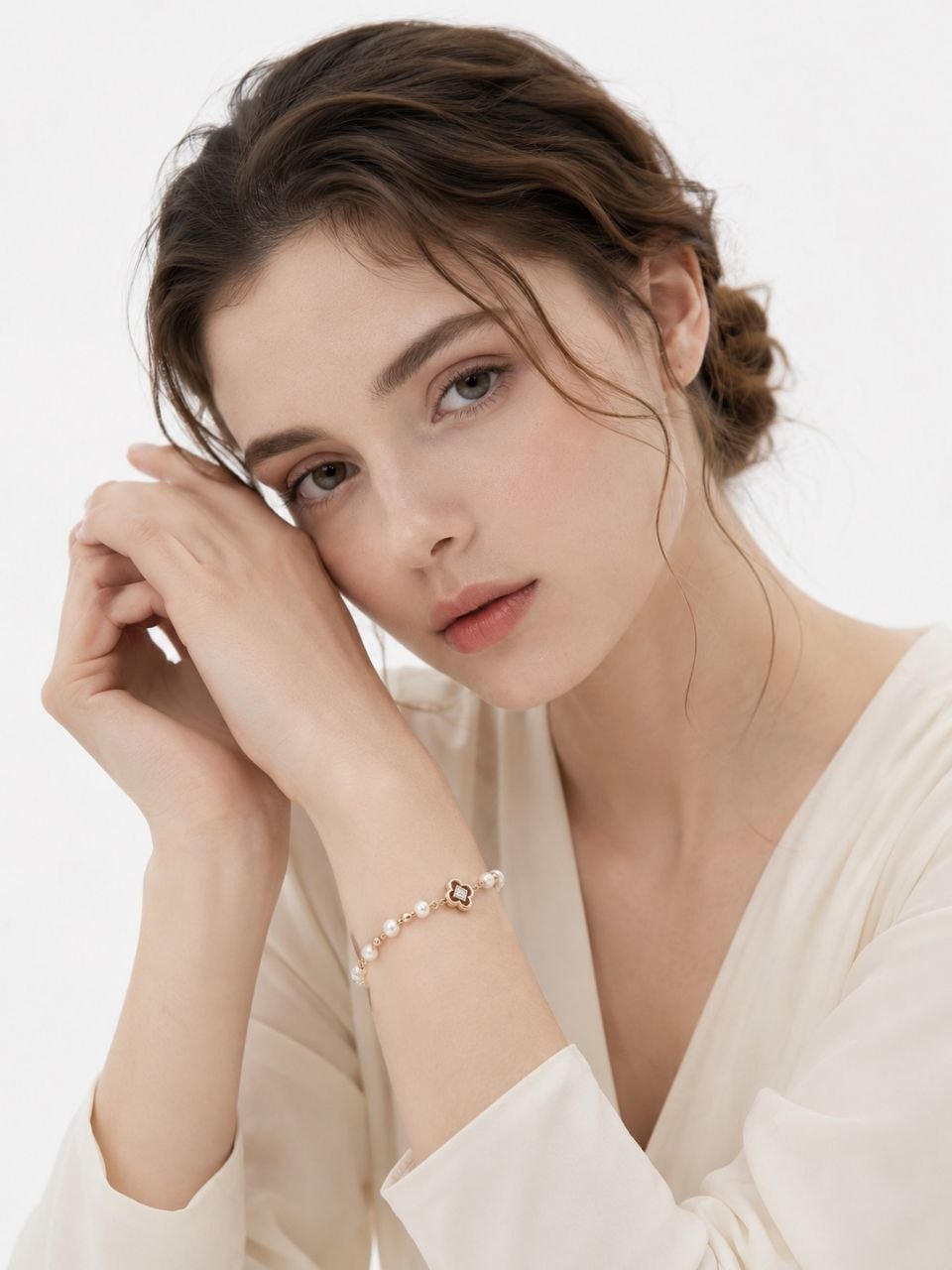 Lucky Clover Pearl Bracelet